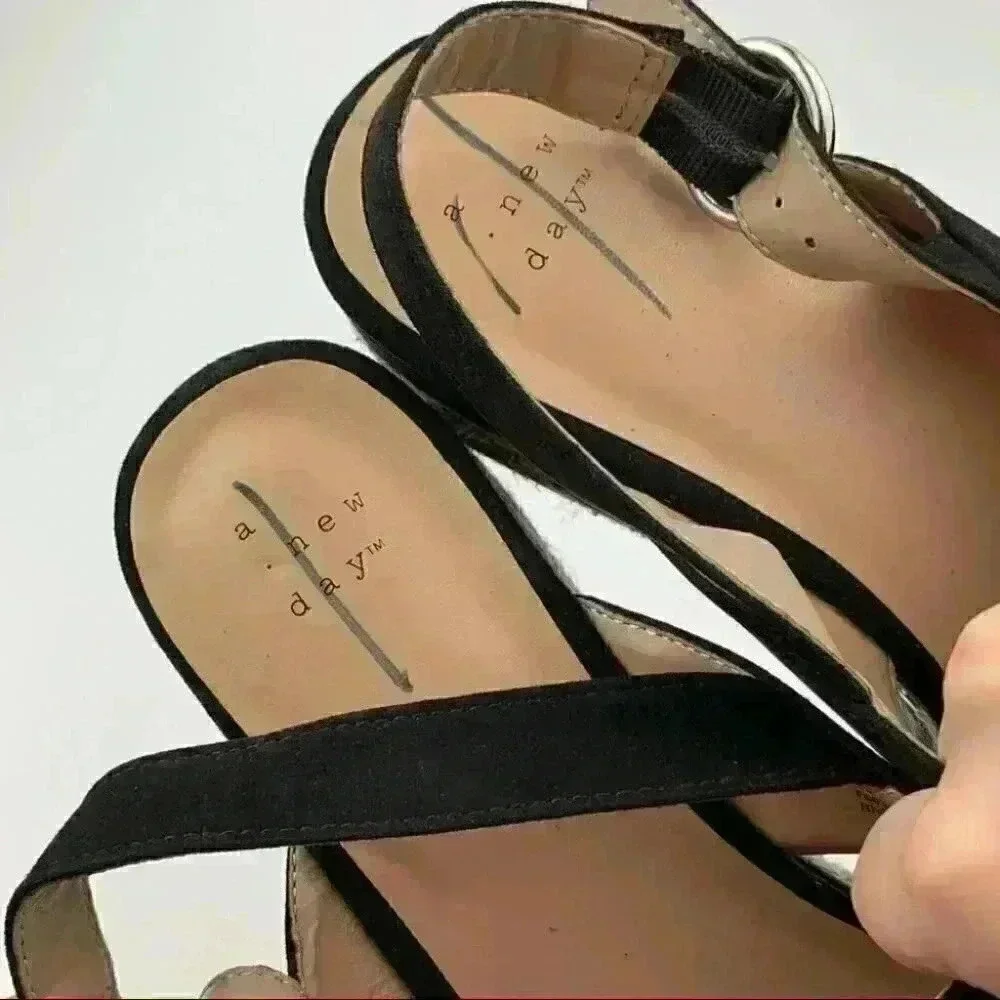 A new day sandals 9.5 black flatforms Espadrilles